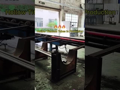 Tubos de titanio huecos en producción