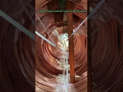 Se están empaquetando tubos condensadores de cobre